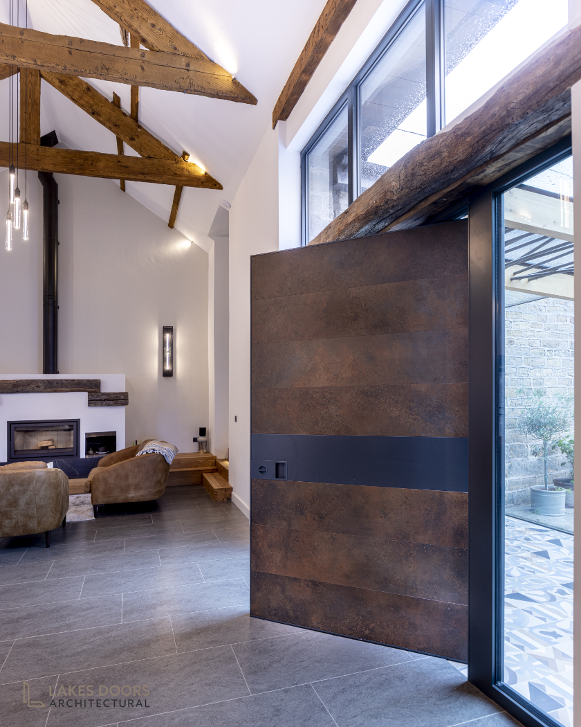 Oikos Pivot Door